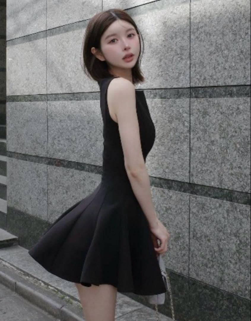 ダーリッチシルエットフレアミニワンピース