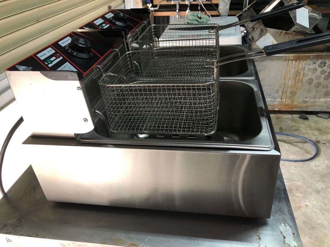 卓上電気フライヤー　2槽式　100V×2 6L×2