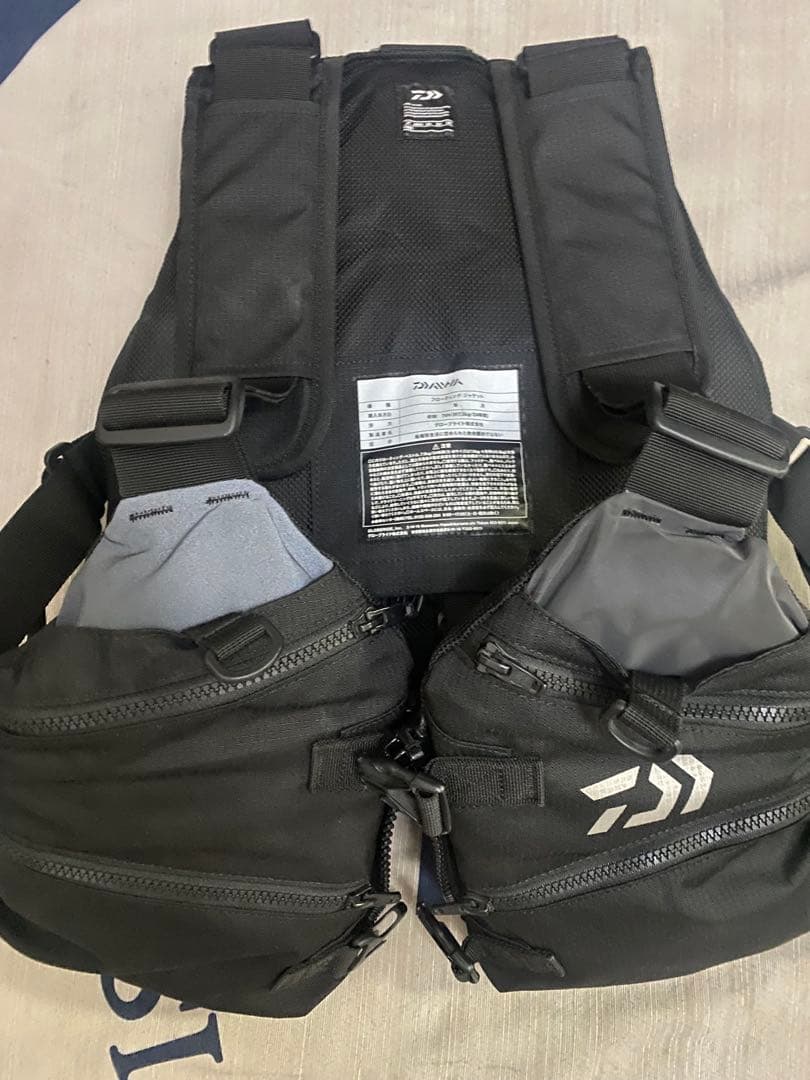 ダイワタクティカルゲームベスト DF-4020 ボックスおまけ付き