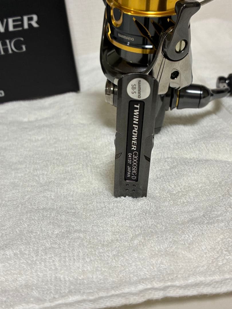 20ツインパワー c2000shg シマノ中古リール