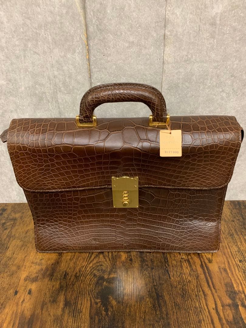 超激安一生物早い者勝ち激レア最終未使用希少ラグジュアリー本クロコダラスバッグ