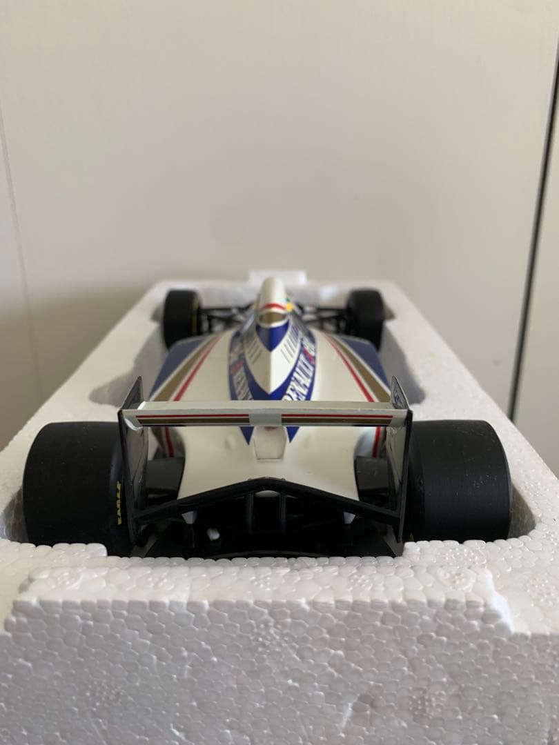 アイルトン・セナ F1カー 1:18 エルフ・ルノー