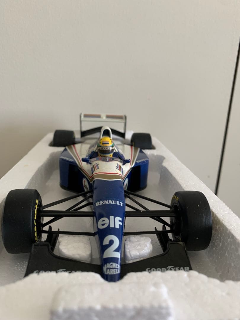 アイルトン・セナ F1カー 1:18 エルフ・ルノー