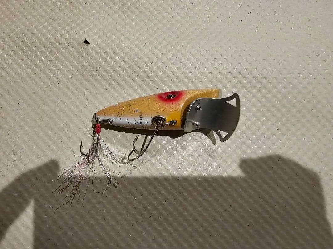 ニンナ　ウブリ