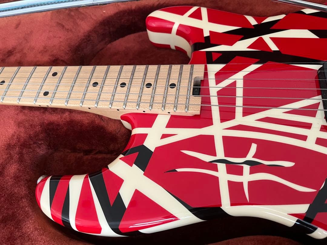 ギター EVH Striped Red with Black Stripe