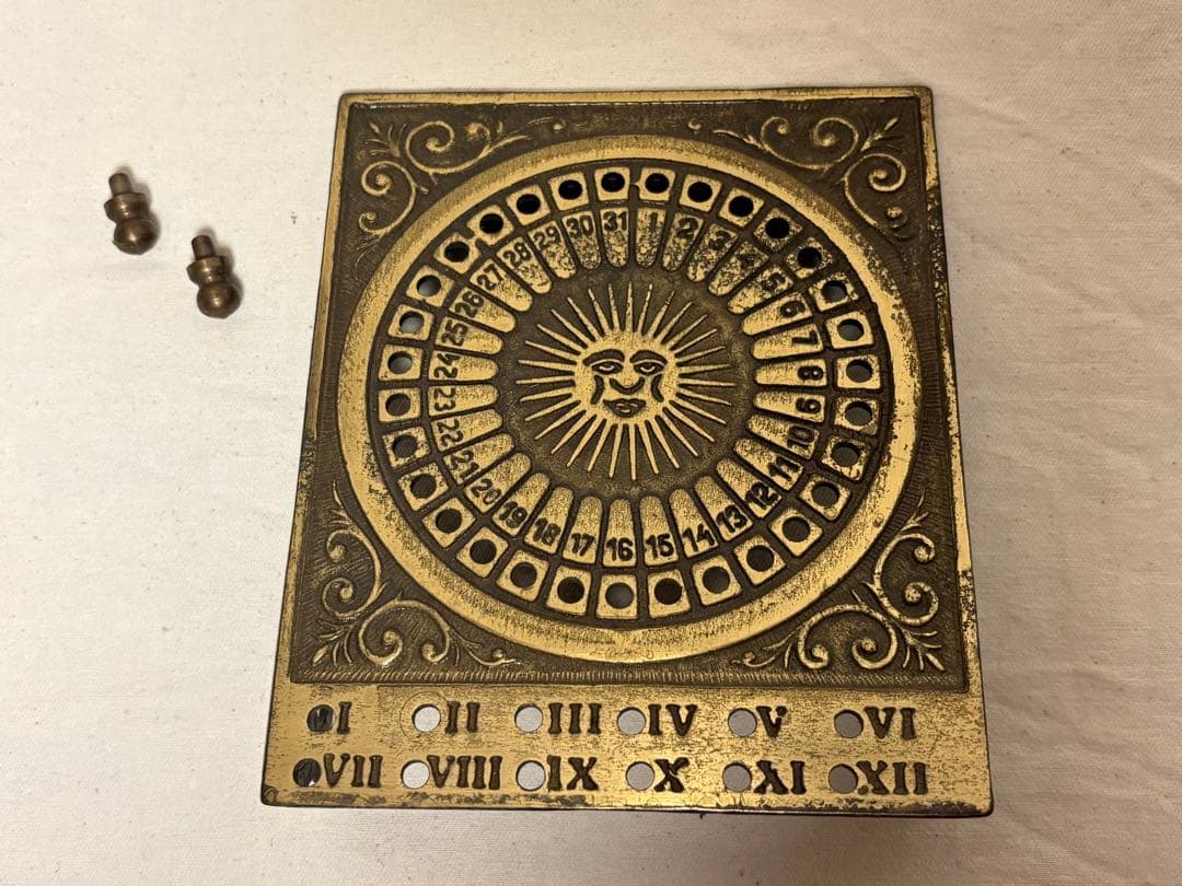 【vintage】真鍮製　太陽カレンダー　置き型