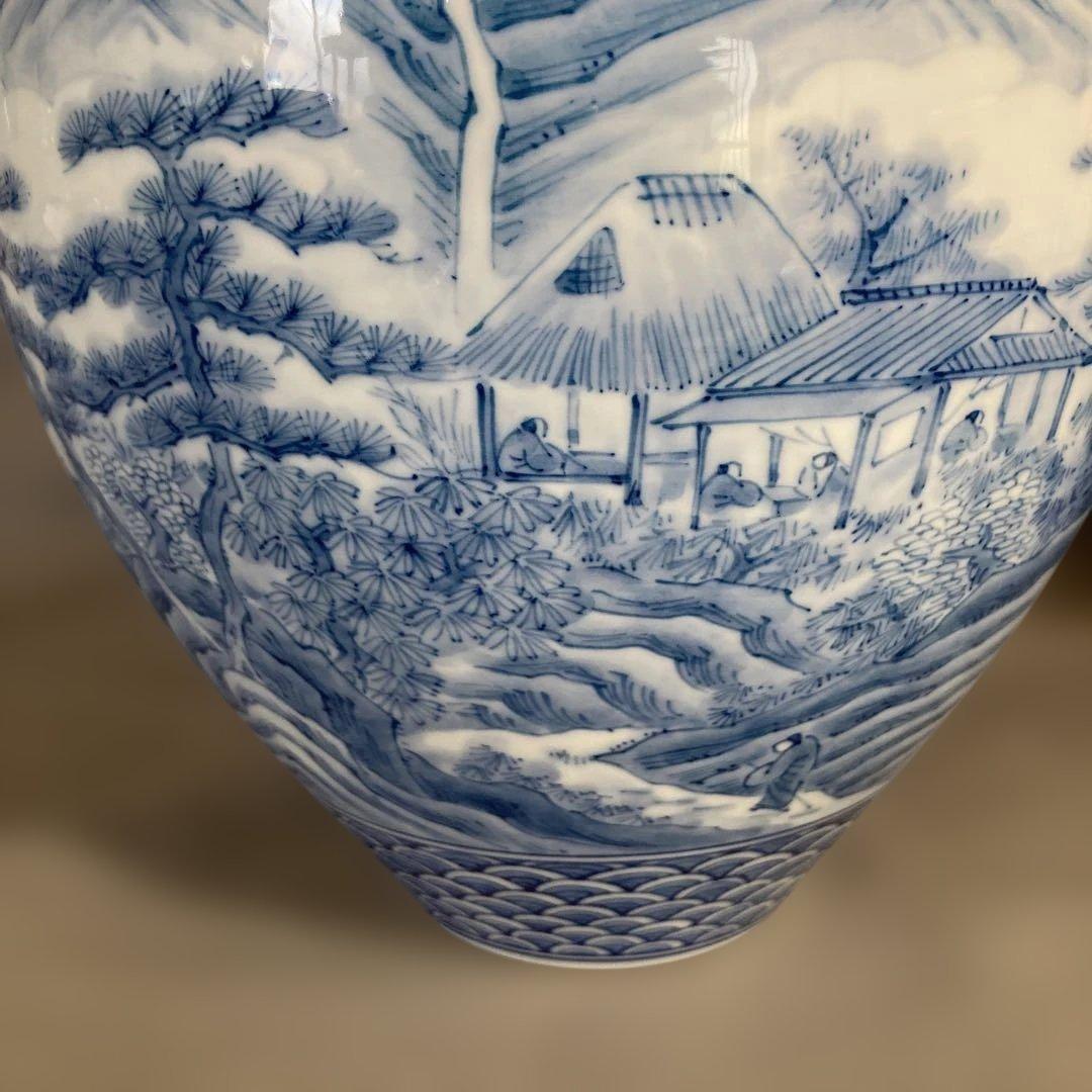 【中村清六】白磁の伝統　重要無形文化財　中村清六作　染付細密山水四海波文　花瓶