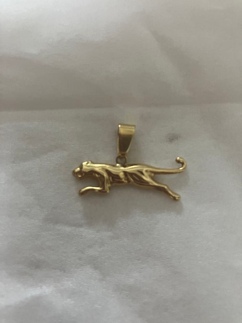 パンサー ネックレストップ k18 750刻印あり