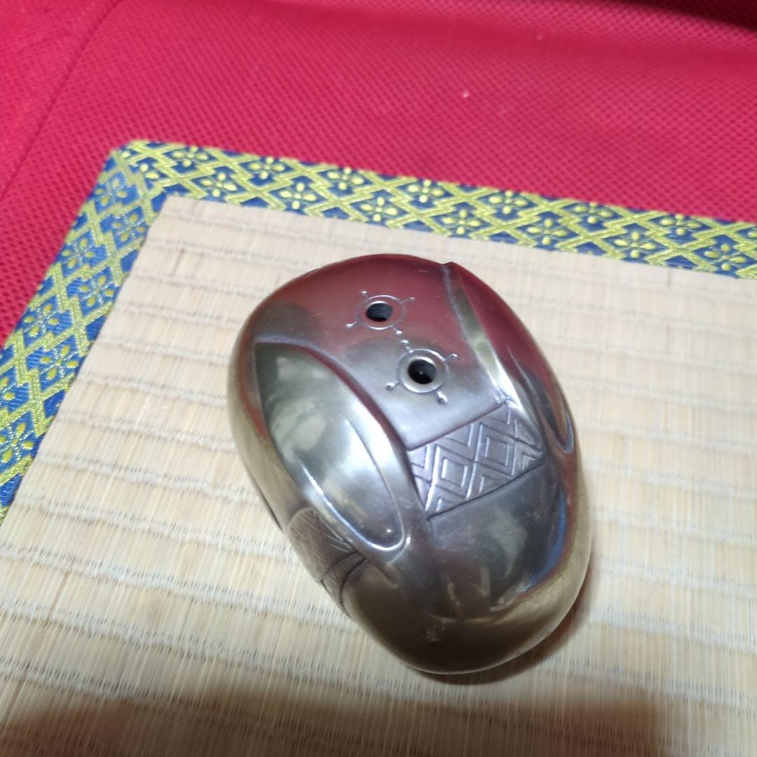 金属製 花柄彫刻兎型伏せ香炉、 置物、蓮田修吾郎刻