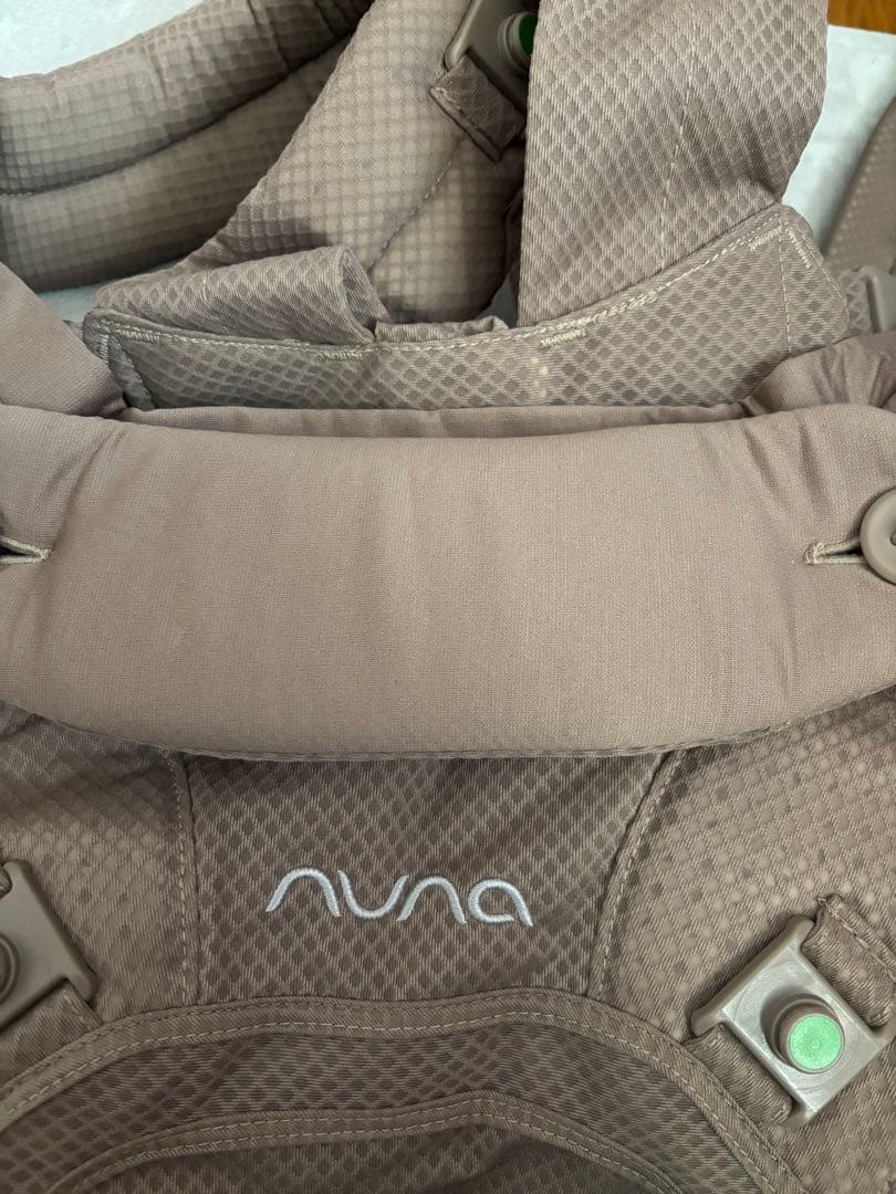 美品　NUNA CUDL clik ヌナ　カドルクリック　マッシュルーム