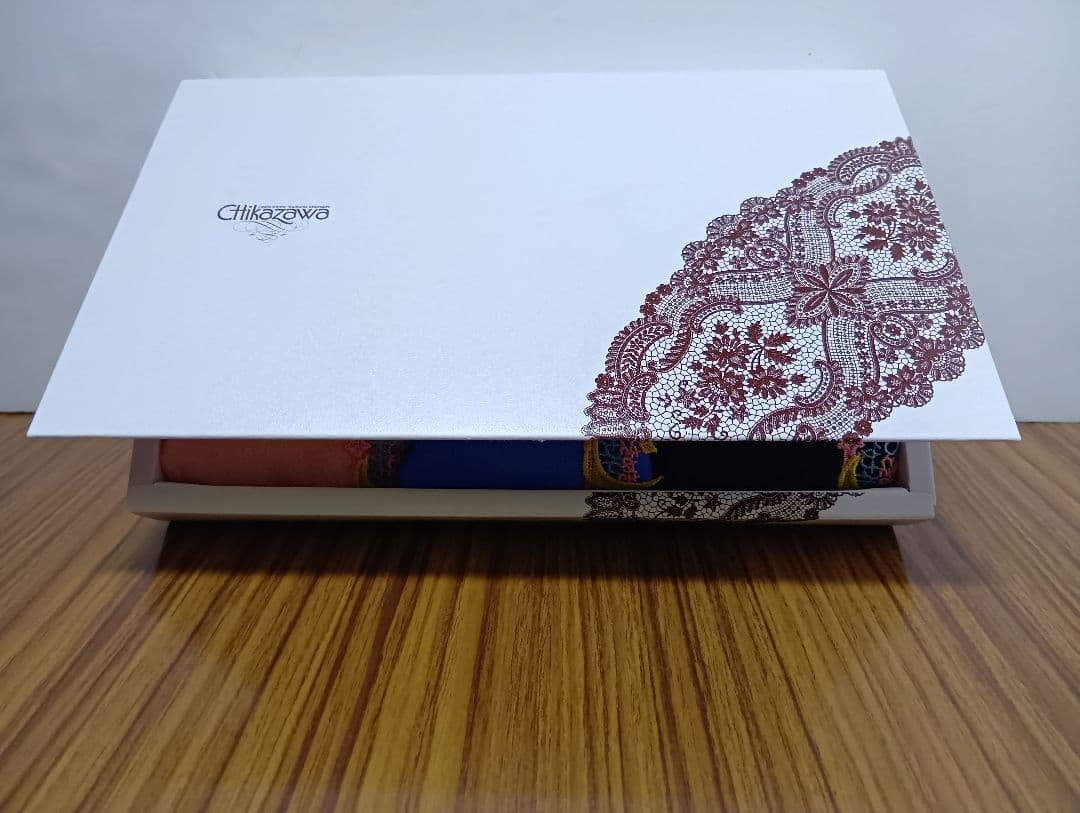 M*3様 【新品未使用】　ときめきトゥナイト　近沢レース店　タオルハンカチ　3色