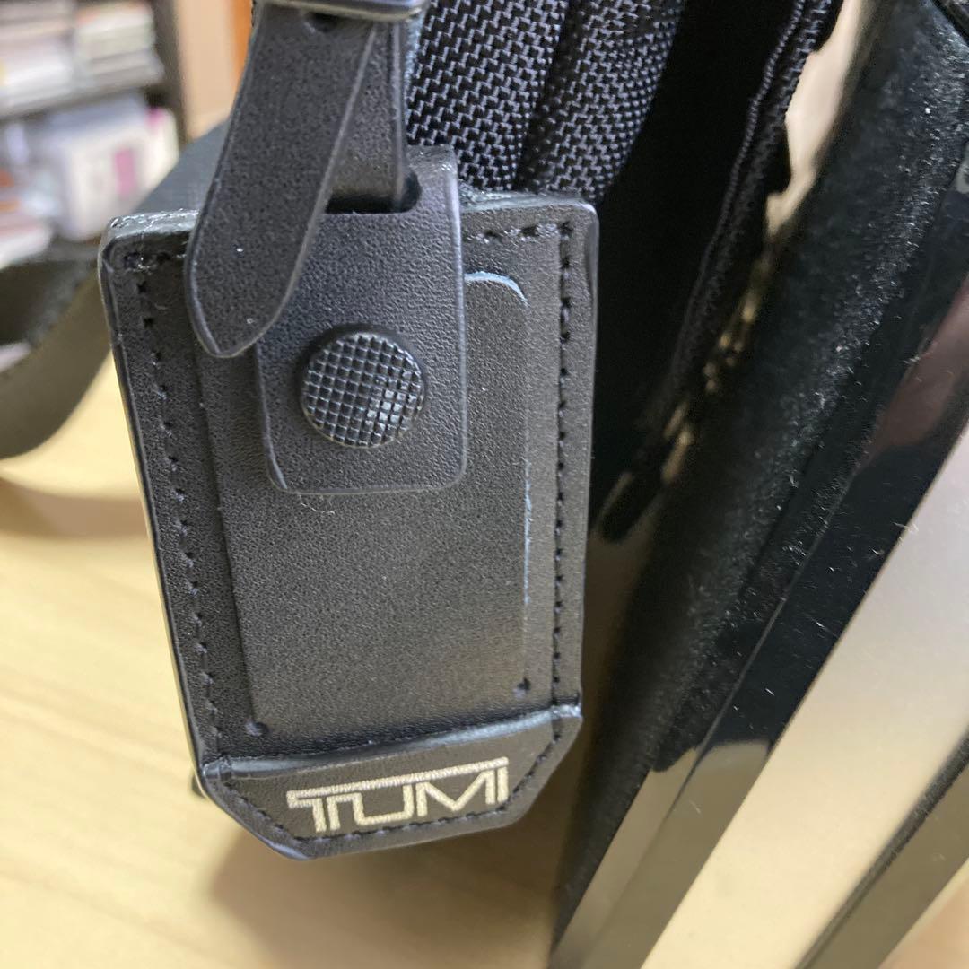 TUMI ブラック ショルダーバッグ 中型