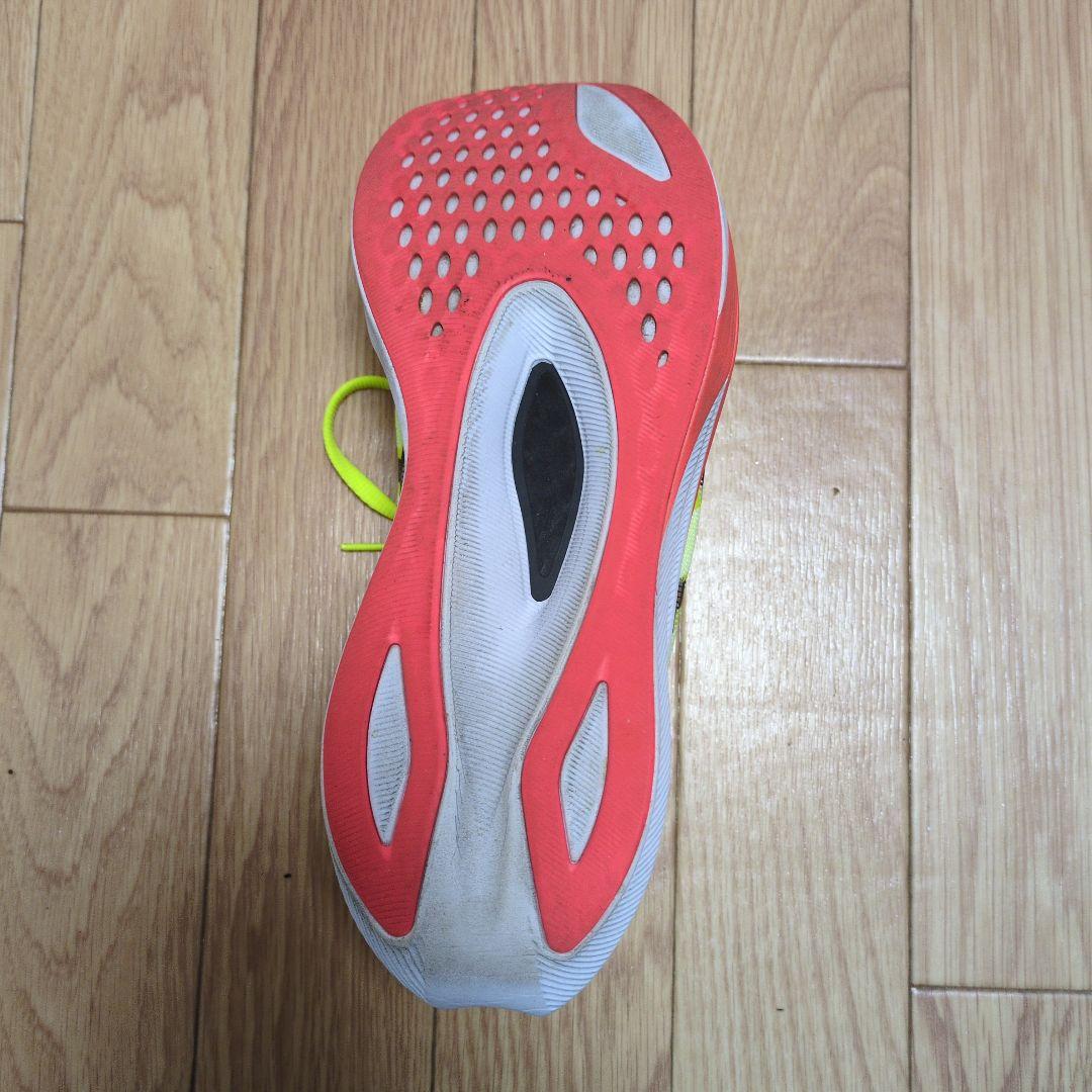 ●走行約50㌔使用品、asics マジックスピード4　ワイドサイズ25.5センチ