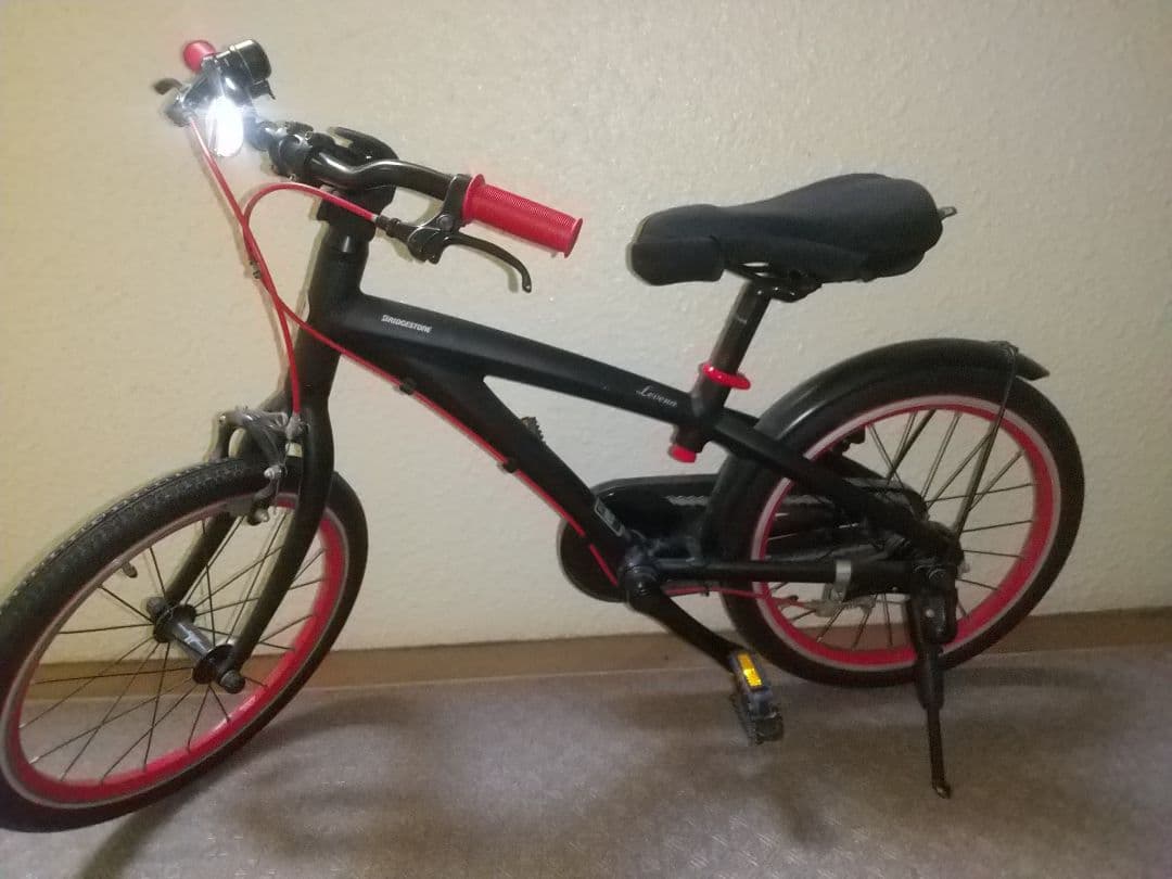 ブリジストン　レベナ　１６インチ　キッズバイク　黒　自転車　幼児　スポーツバイク