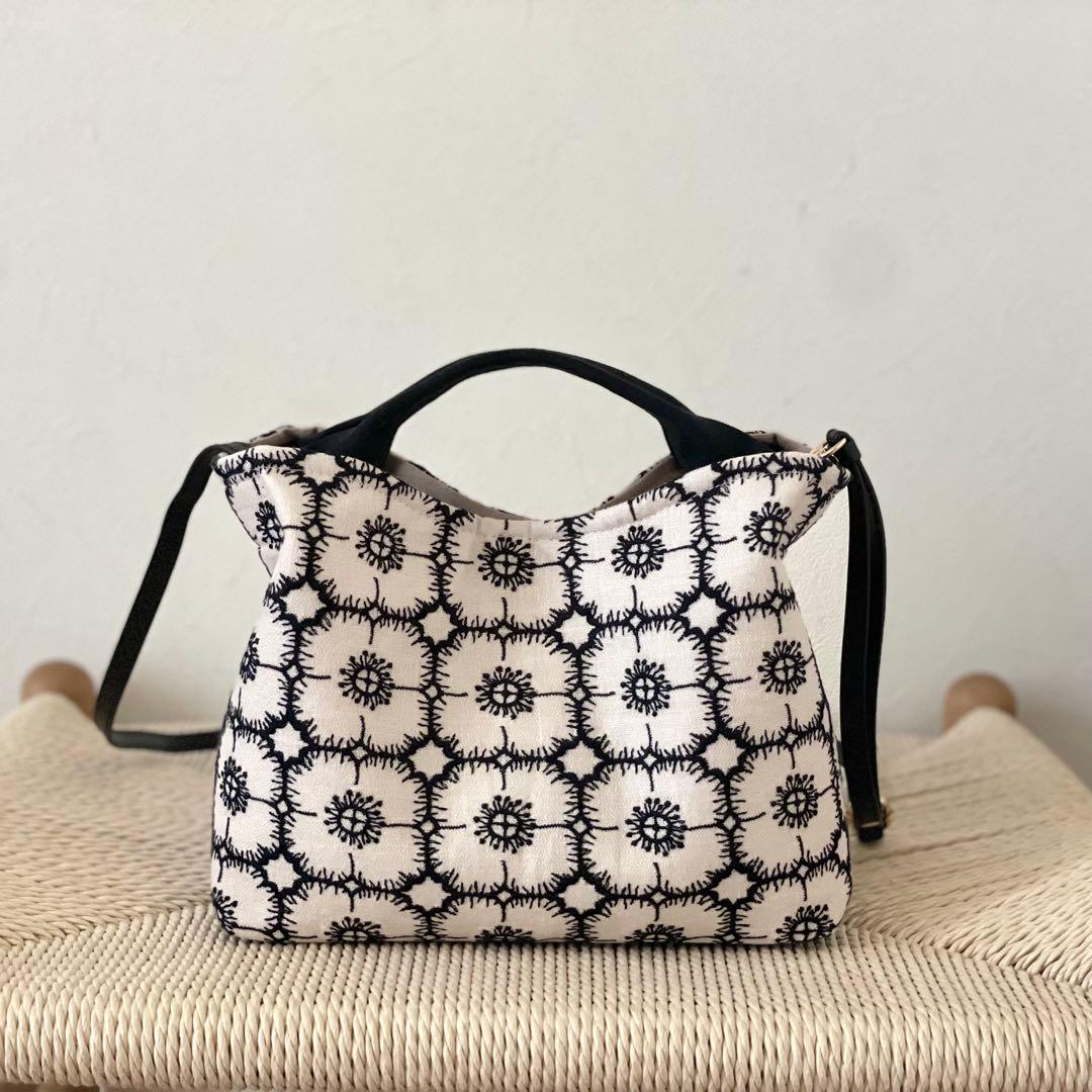 ⚮̈ミナペルホネン　anemone light beige ヌッピバッグＳ