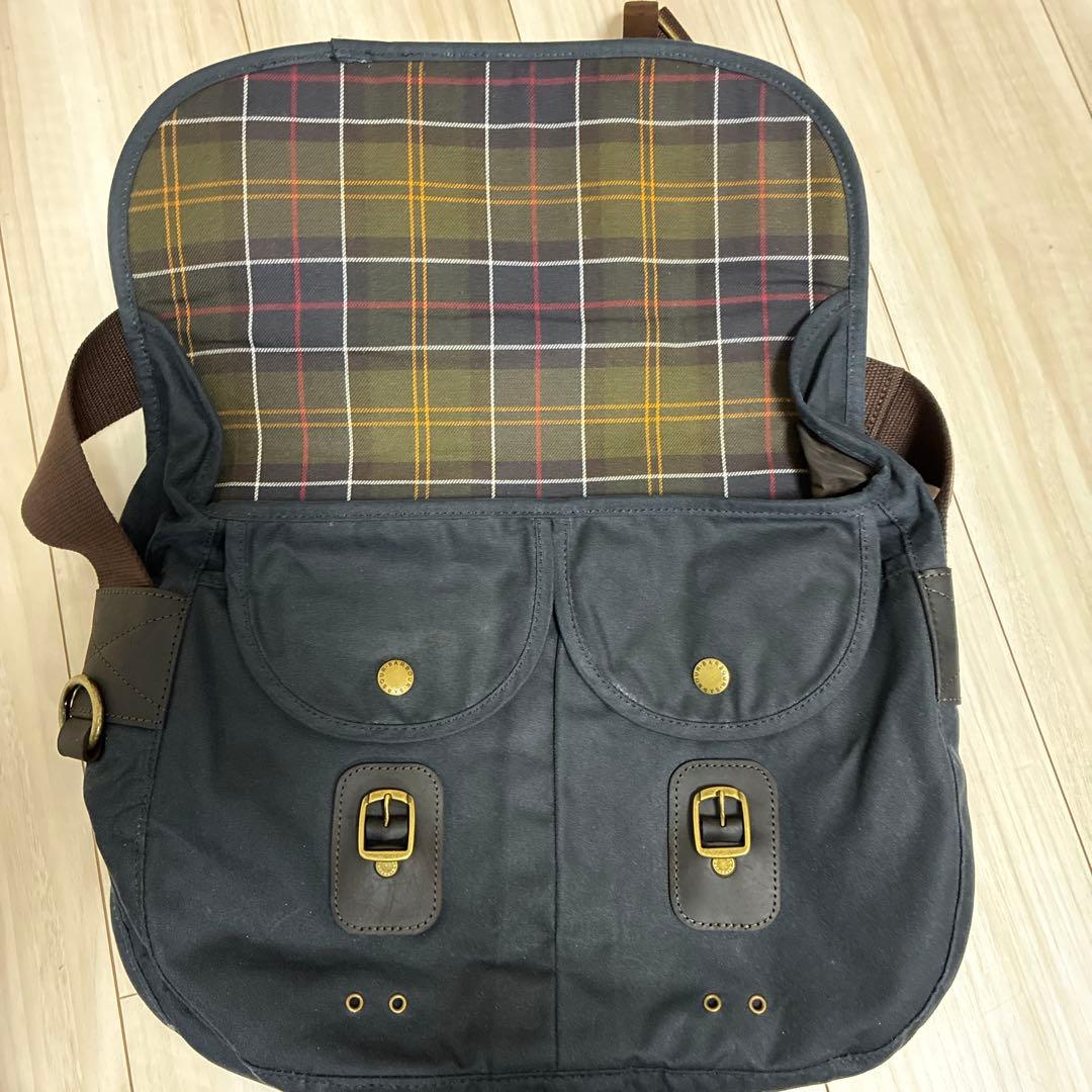 Barbour ショルダーバッグ 黒 レザー、キャンバス