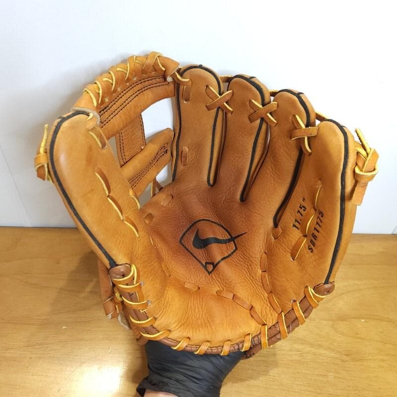 NIKE ナイキ ダイアモンドレディ 内野用 軟式グローブ