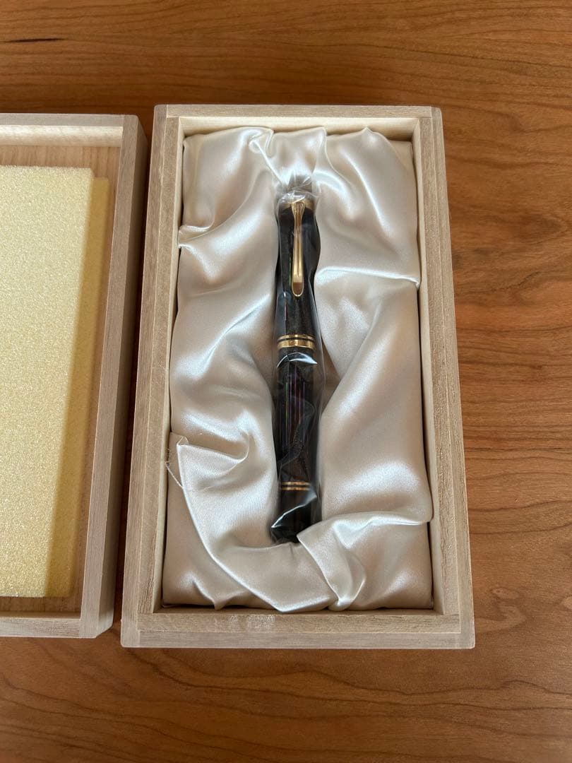 Pelikan ペリカン 万年筆 リミテッドエディション M1000 螺鈿 彩星