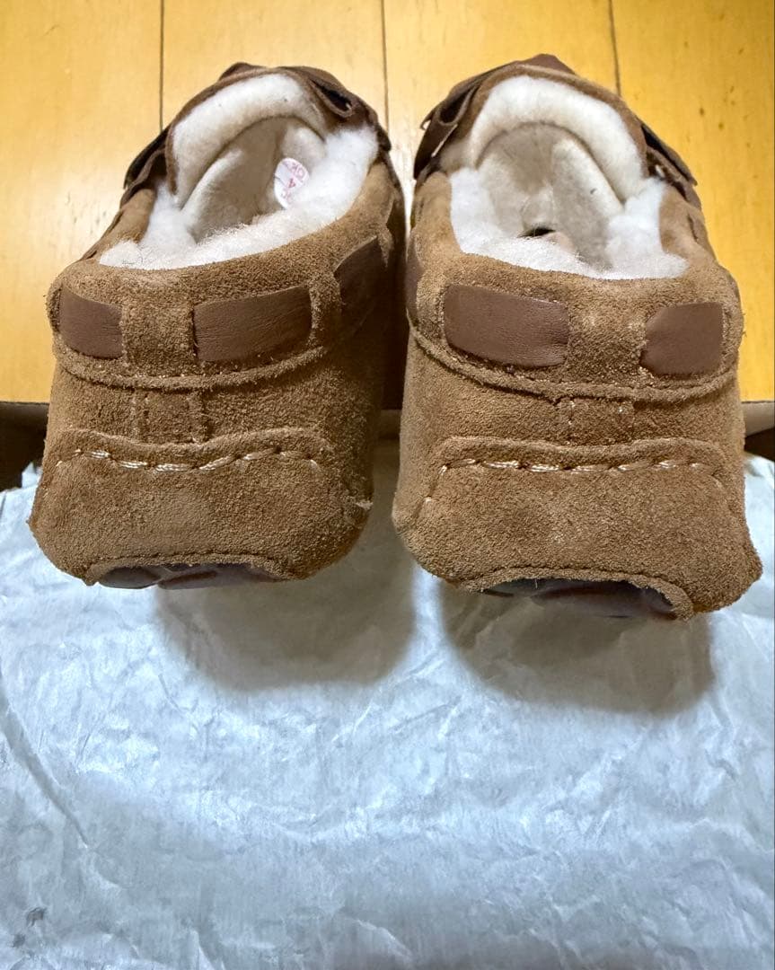 【新品未使用】UGG リボン付きモカシン チェスナット 23㎝