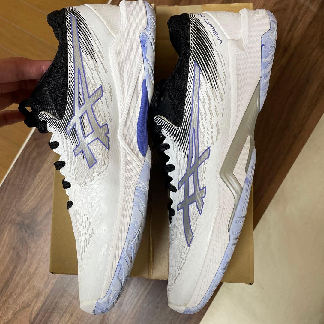 美品バレーシューズ　V-SWIFT FF 4 27.0cm 2E ローカット