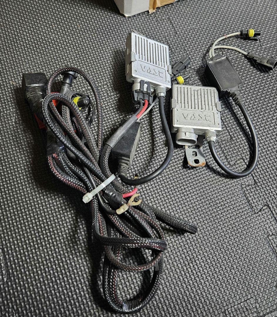 クライスラー300Cイーグルアイヘッドライト　05～10対応中古