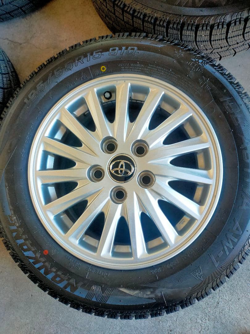 ⑭15インチ スタッドレスタイヤ 純正アルミホイール４本セット１９５/６５Ｒ１５