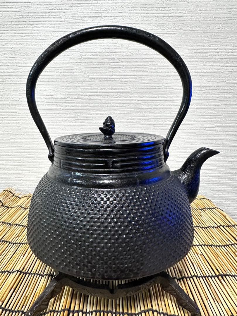 未使用品、供箱、栞、タグ付　南部天正堂作２０型コシキアラレ　南部鉄瓶　南部鉄器