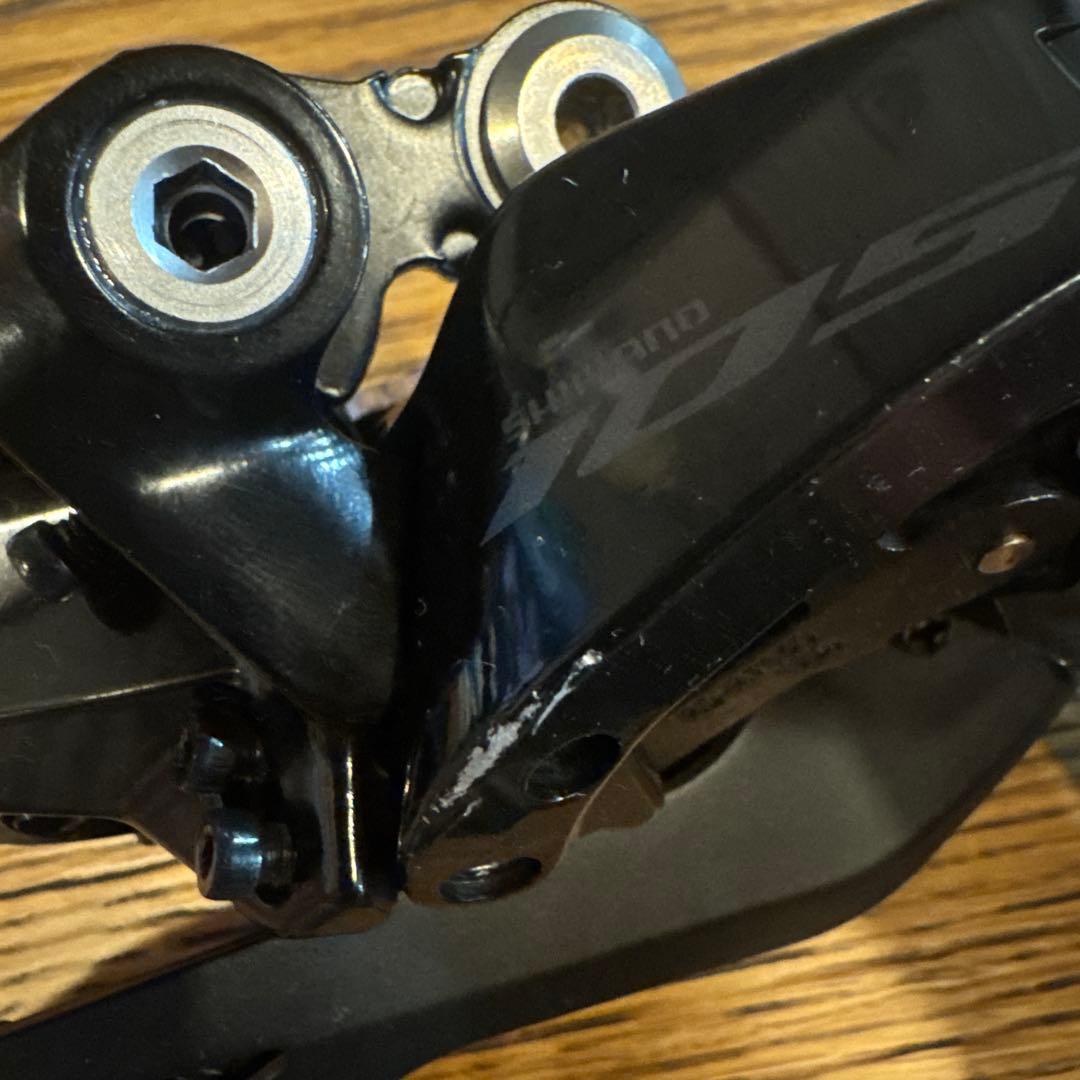 Shimano 105 di2 フロント・リアディレイラー