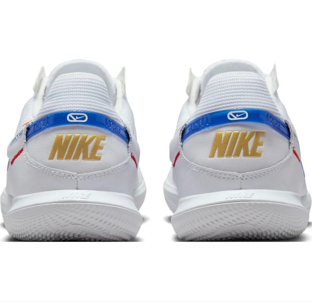 暮らしNike GATO フットサルシューズ ホワイト/ブルー26.5cm