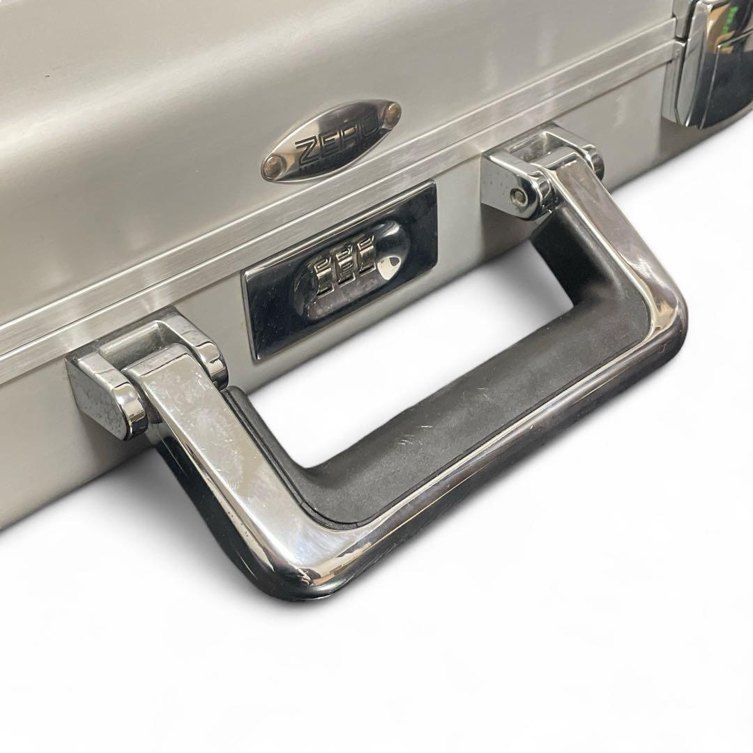 ゼロハリバートン アタッシュケース アルミ シルバー 鍵付き