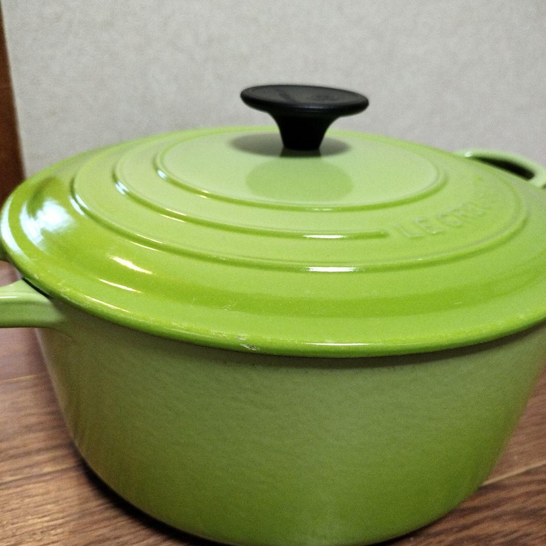 【希少カラー】LE CREUSET 鍋 グリーン　24サイズ