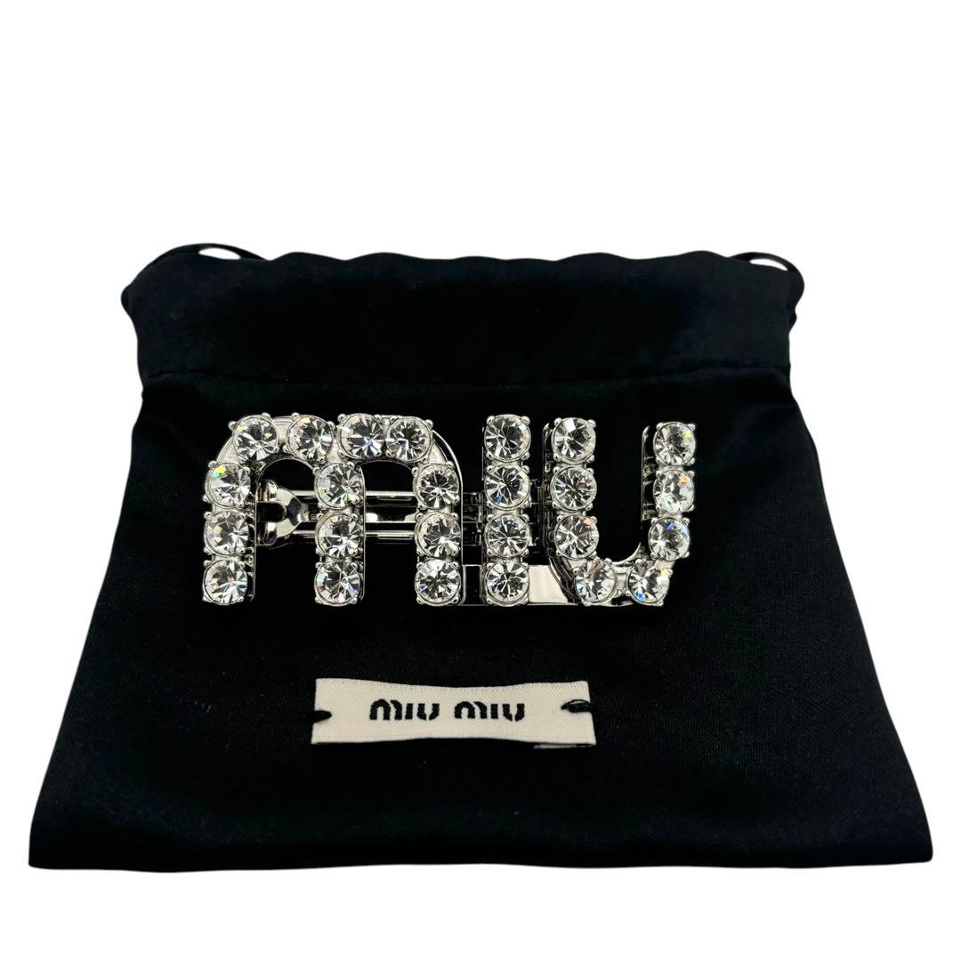 miumiu ミュウミュウ 23SS ロゴ クリスタル バレッタ ヘアクリップ