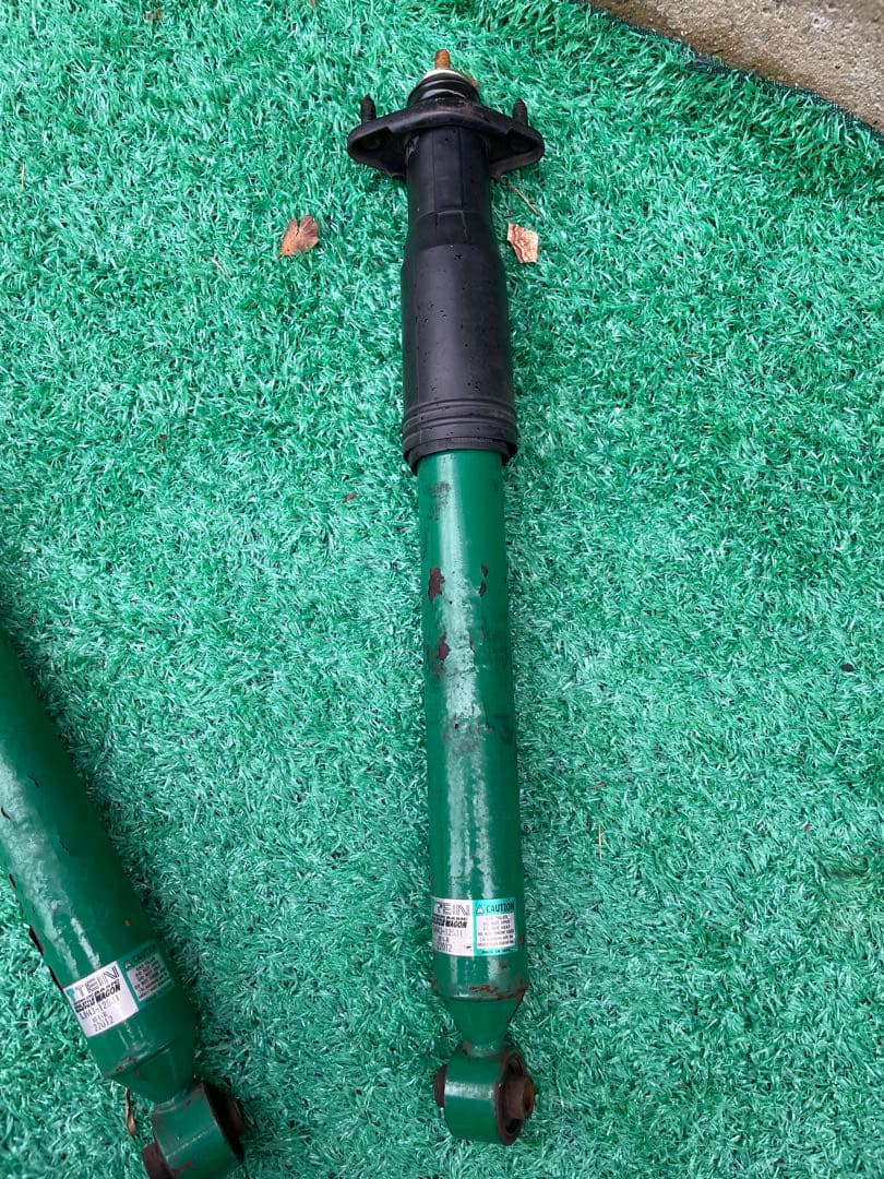 rf1 リアショック