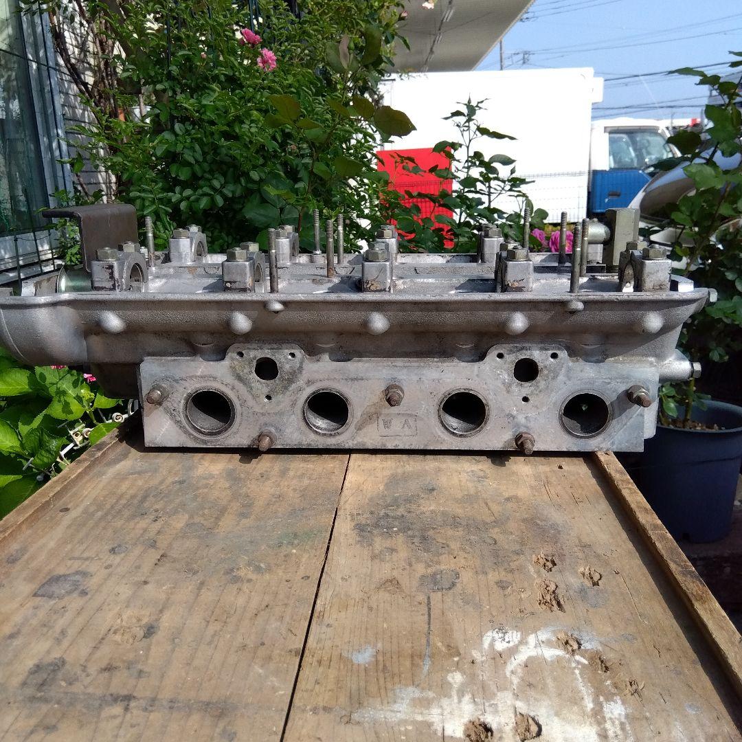 いすゞPFジェミニ シリンダーヘッドとバルブ2本