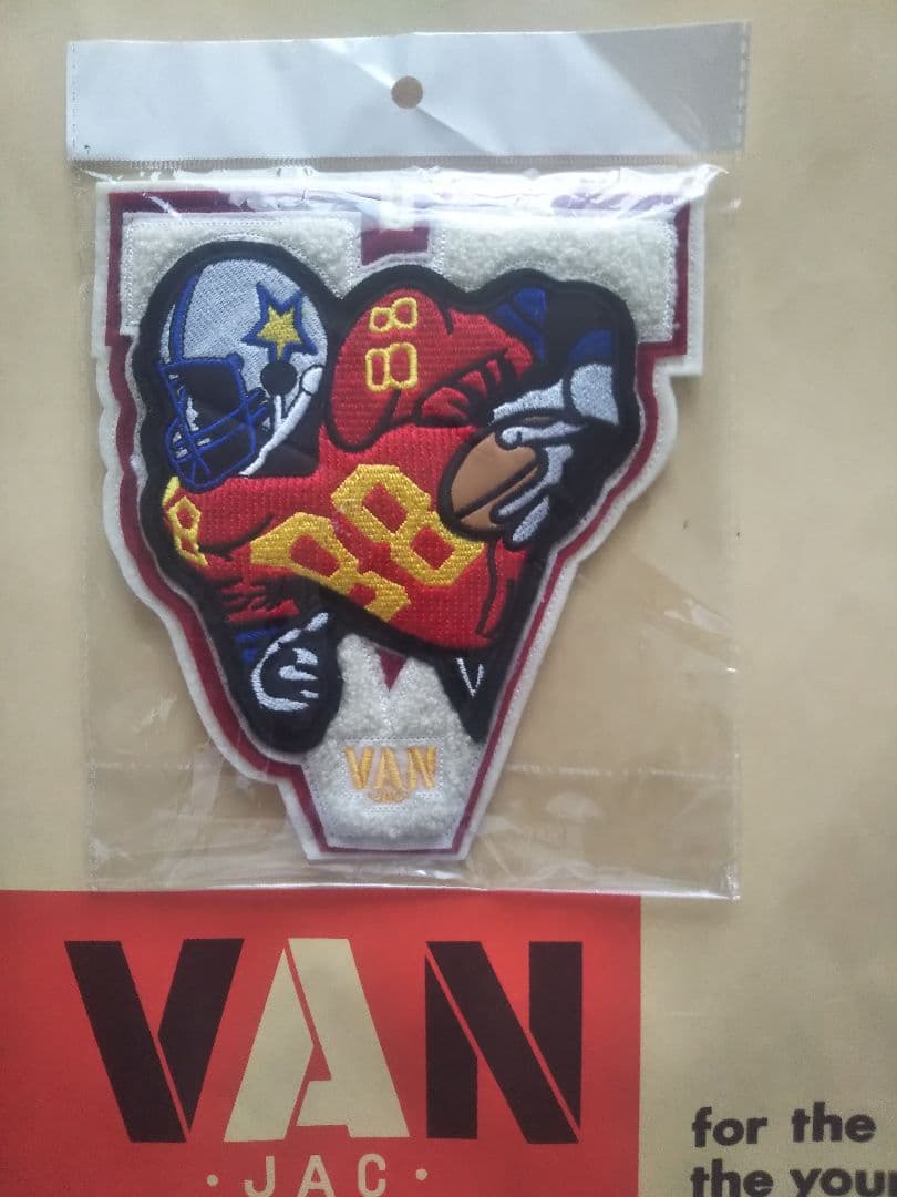 VAN アメフトワッペン（赤）