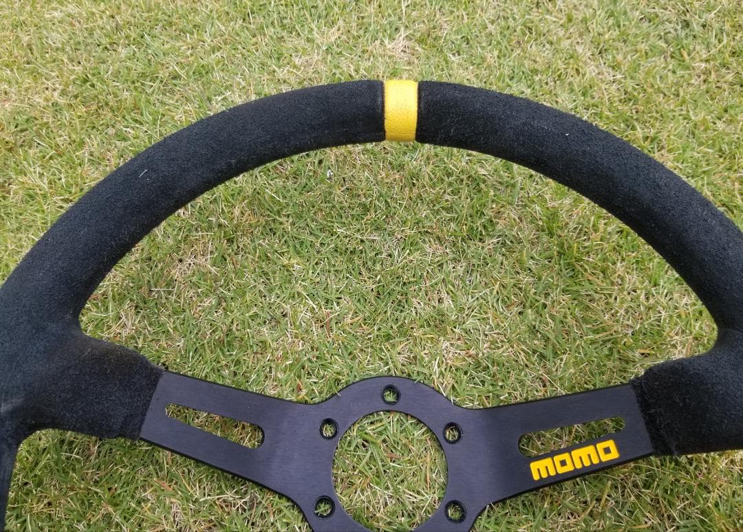 ◆ MOMO　モモ　ステアリング◆ バックスキン ◆ 350㎜ ◆ディープコーン