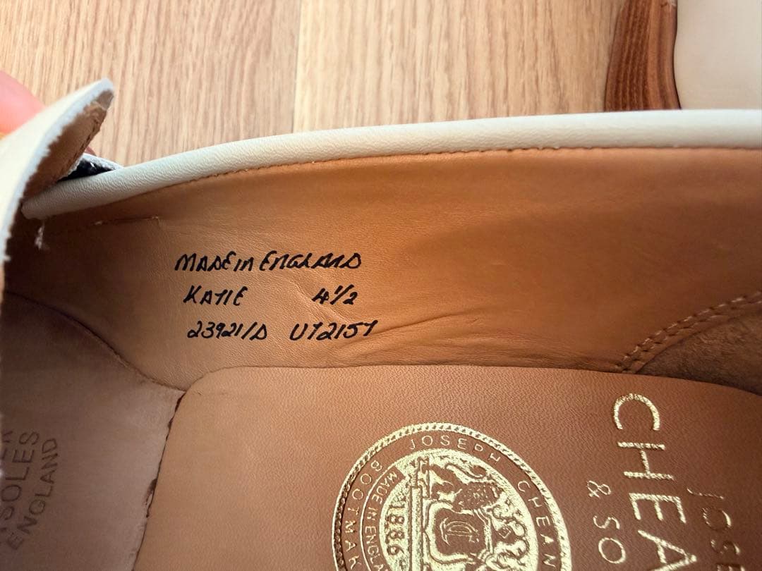 コバキタス　JOSEPH CHEANEY ホワイトローファー