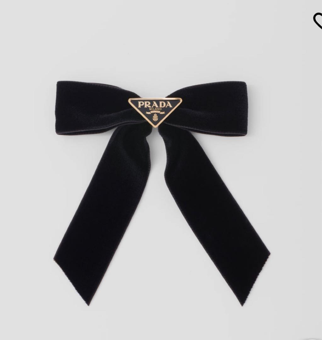 PRADAベロアヘアクリップ ブラック