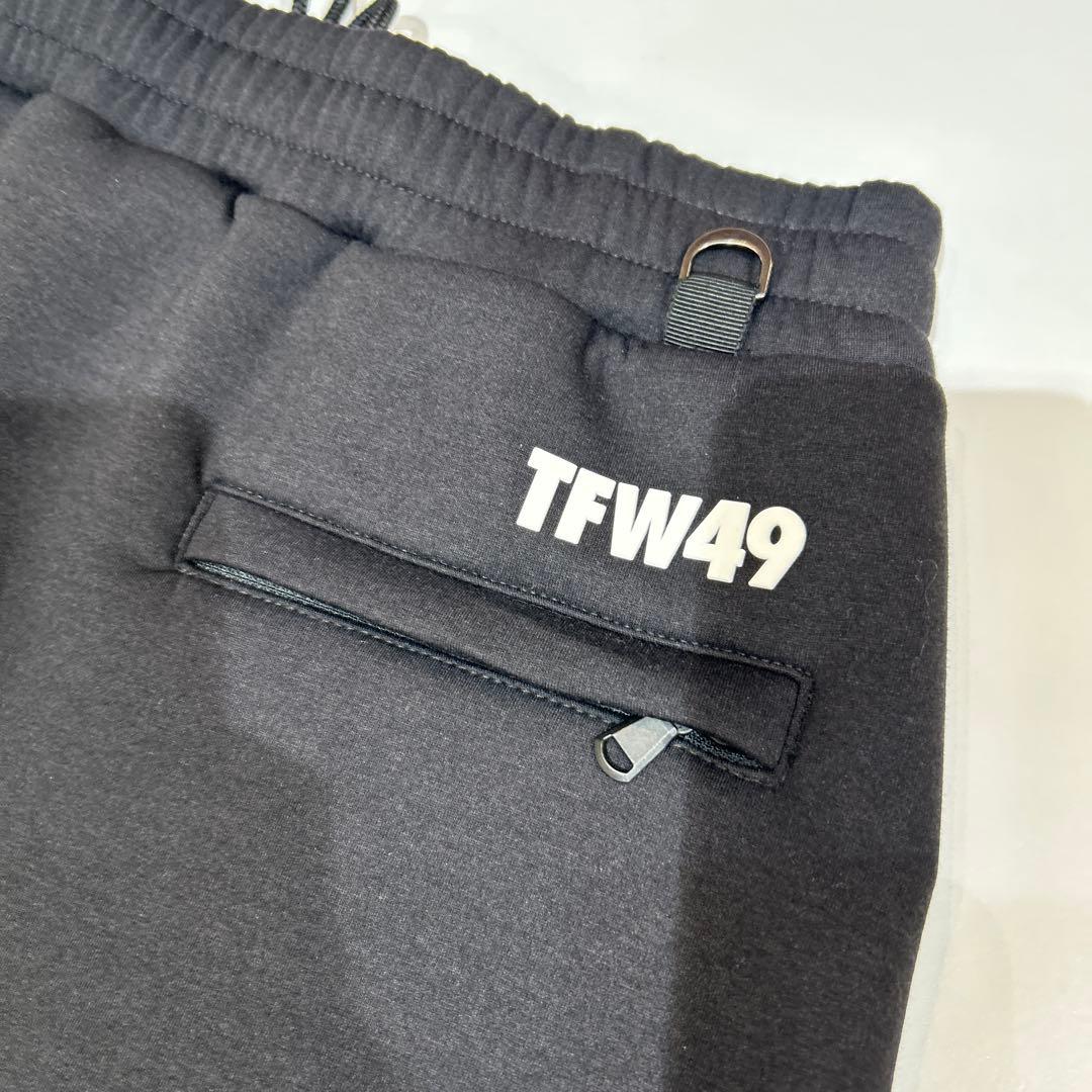 新品❤️TFW49 黒スウェットスカート