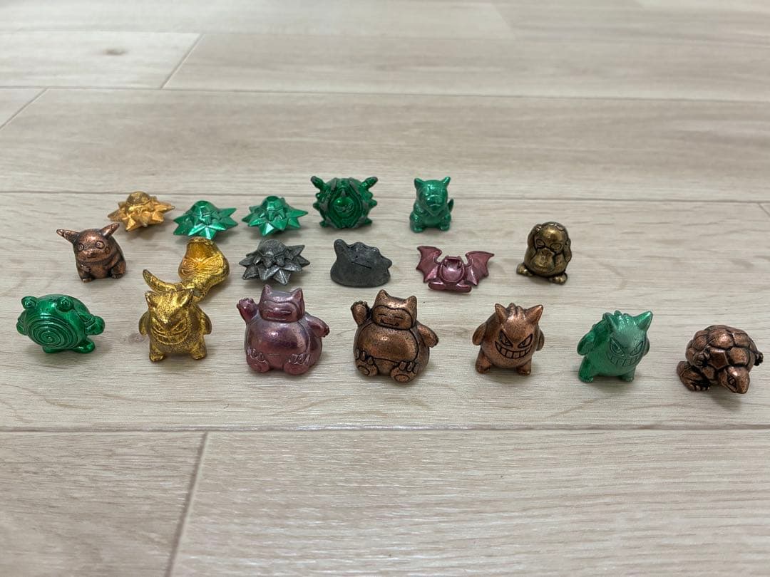 ポケモンメタルフィギュア 18個セット　ケース2個つき
