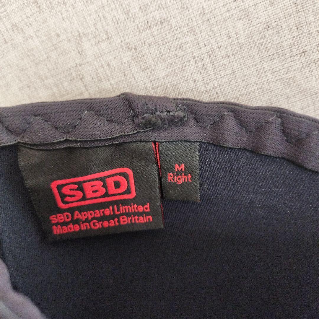 SBD ニースリーブ Mサイズ 左右足用 黒赤