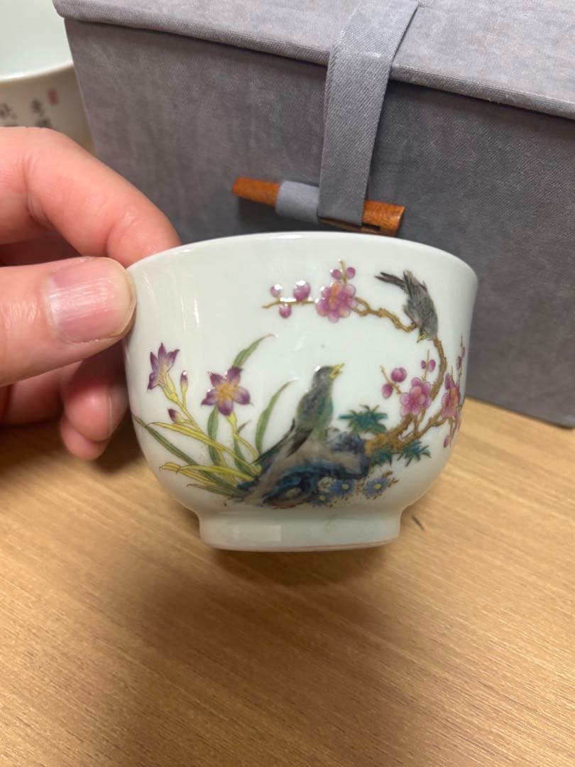 中国清時代　花鳥文茶碗 盃 粉彩　琺瑯彩　雍正年製在銘 官窯 2個セット（秋冬）
