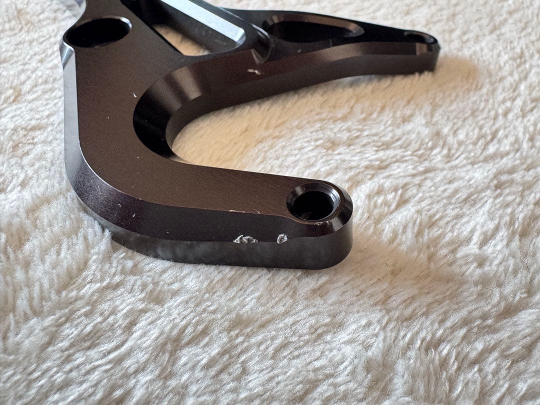 スイングアーム・スタンドフックVタイプYZF-R1 R7 R6 MT-10