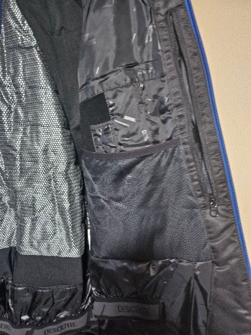 DESCENTE スキーウェア ネイビー/青のストライプ