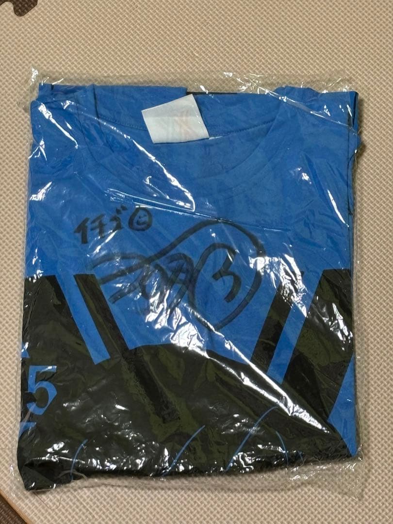 ダリフラ　イチゴ　サイン入りTシャツ