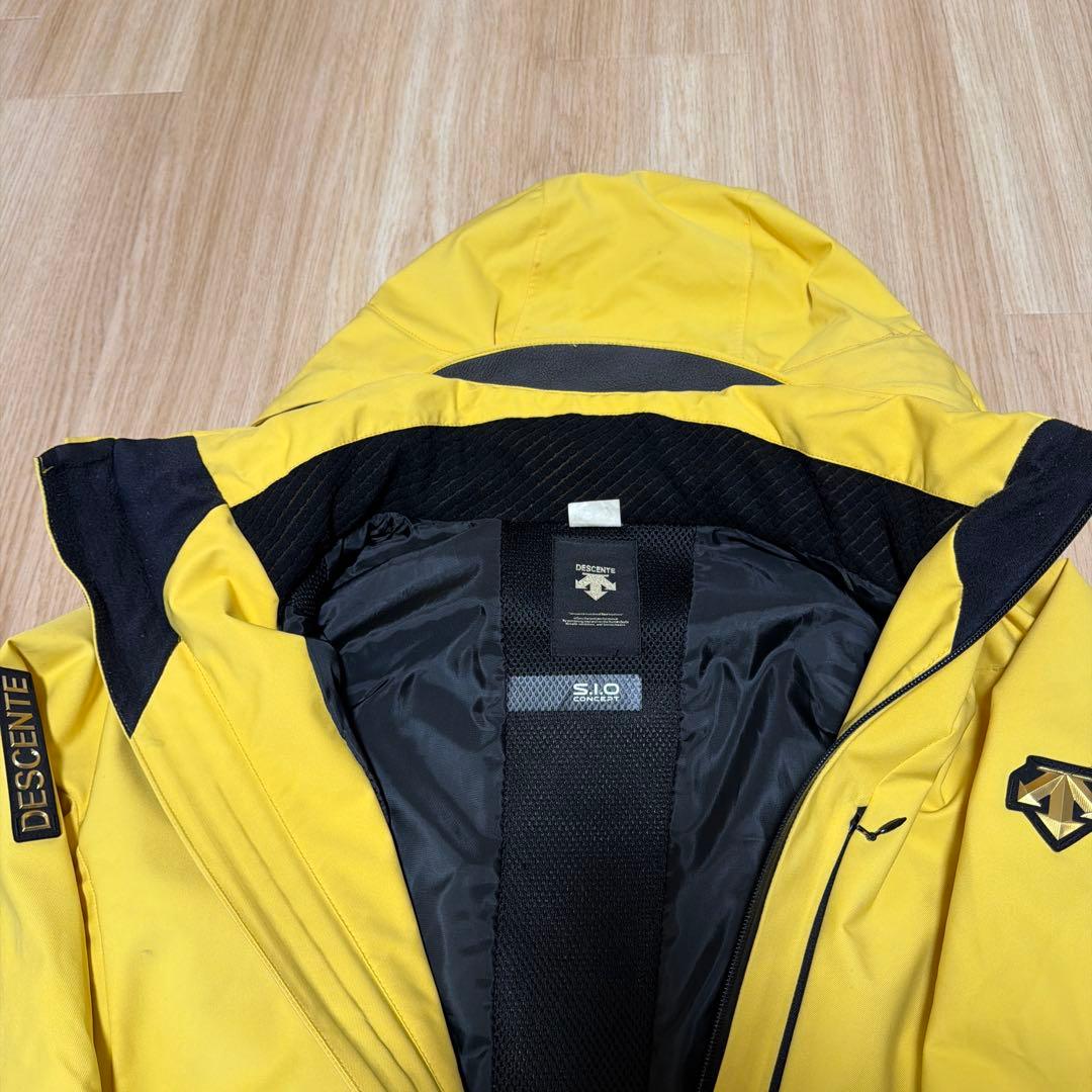 DESCENTEスキーウエアー上Lサイズ下Oサイズ