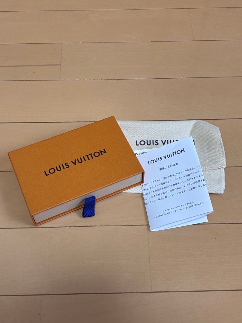 ルイヴィトン　タイガ　名刺入れ