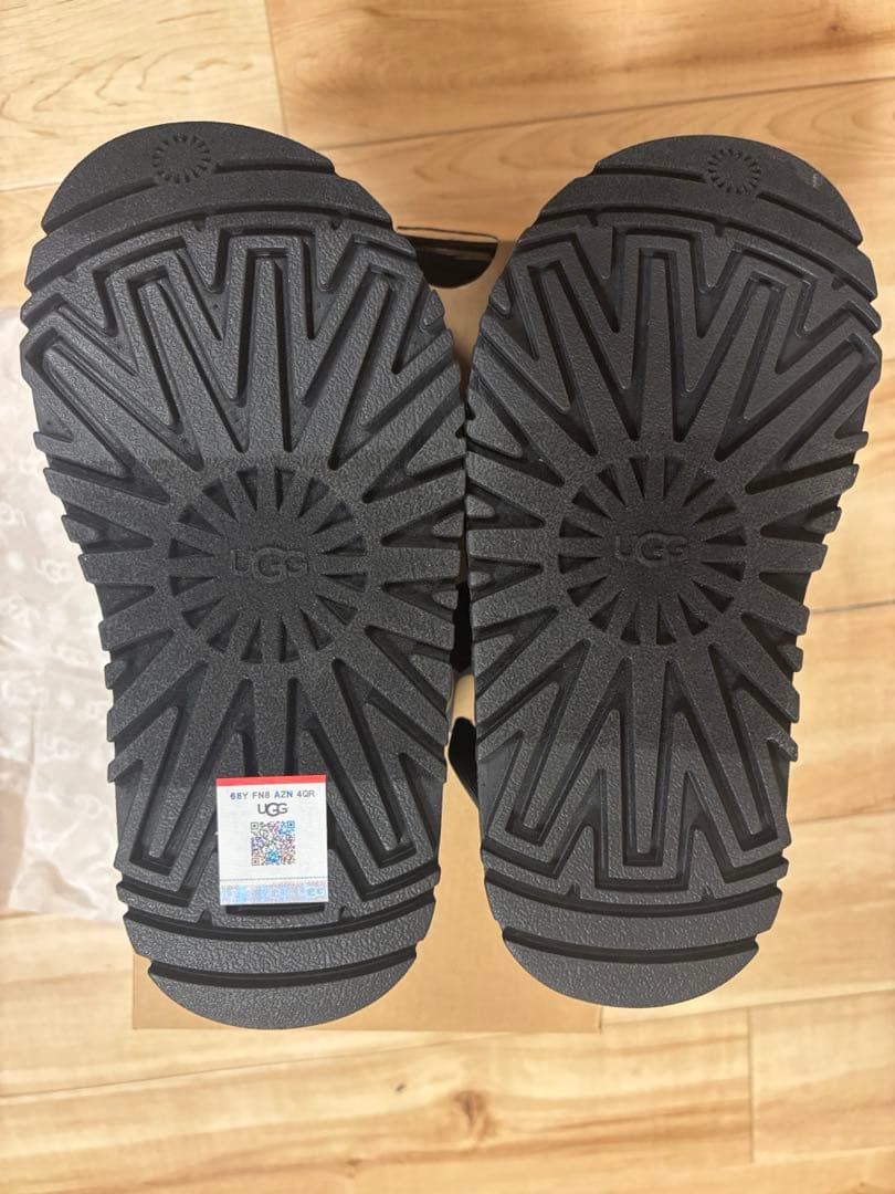 UGG kids 今期ゴールデングロウ　19.5センチ