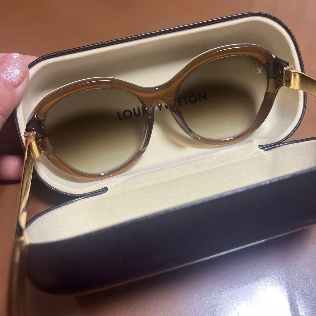 LOUIS VUITTON ラウンド型サングラス