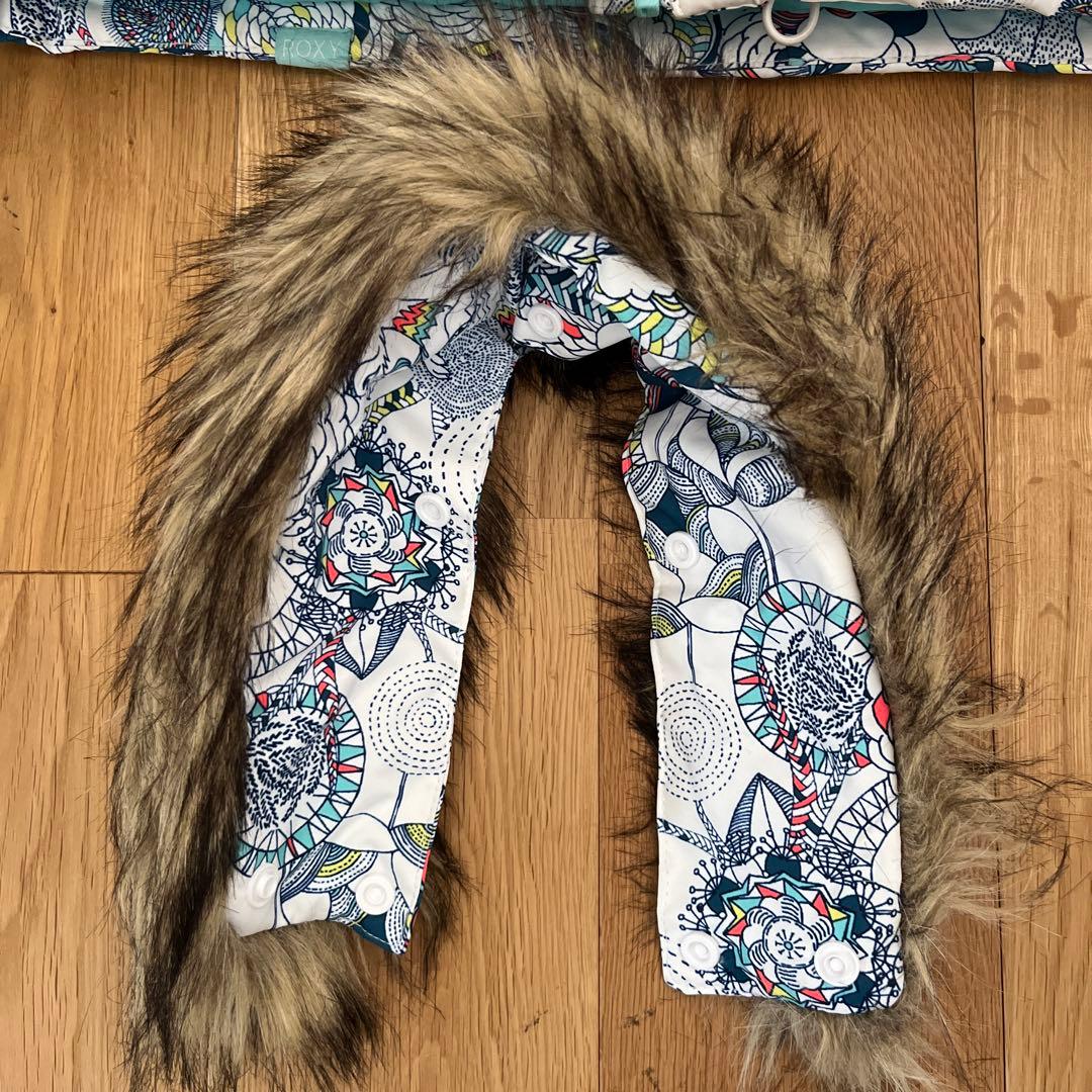 子供用スノーボードウェア ROXY 美品　12L 上下セット　手袋つき